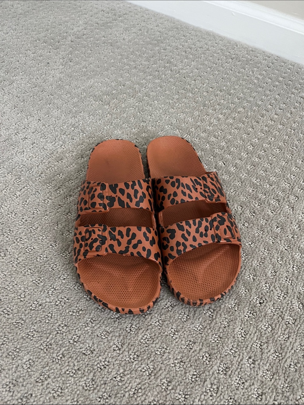 Leopard Print Double-Strap Slide Sandals - Rust Brown size 38/39